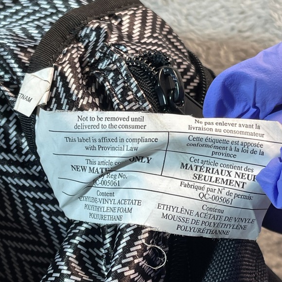 OGIO Women's Brooklyn Tablet Purse Crossbody Bag Classic Black Retro Multipocket - Picture 7 of 9